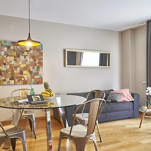 ainb-sagrada-familia-apartments.topbarcelonahotels.com/