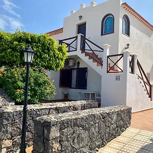 juangys-apartments-in-las-adelfas-golf-del-sur.adeje-hotels.com/